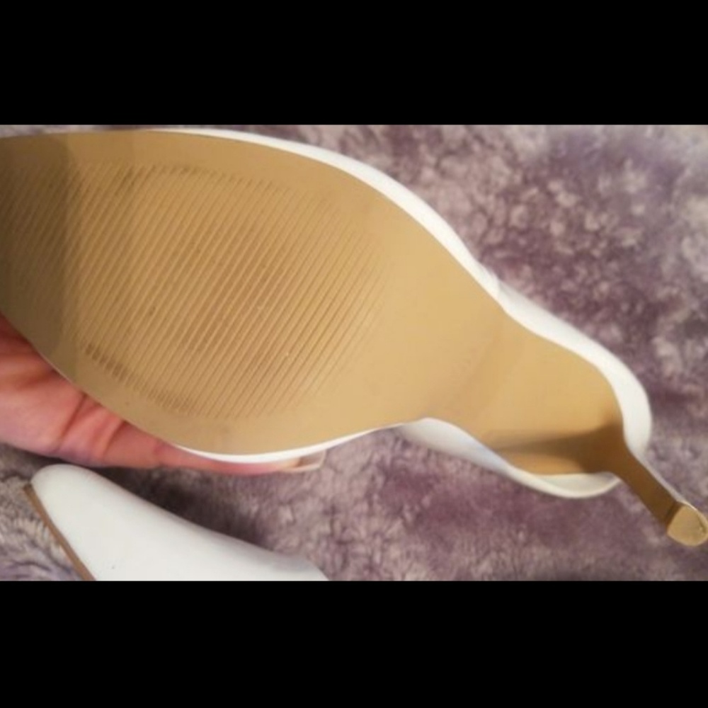 Pumps - Picture 3 of 4